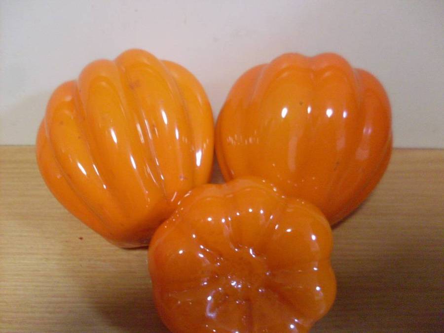 3 VARIOUS ORANGE MURANO/VENETIAN GLASS PUMPKINS