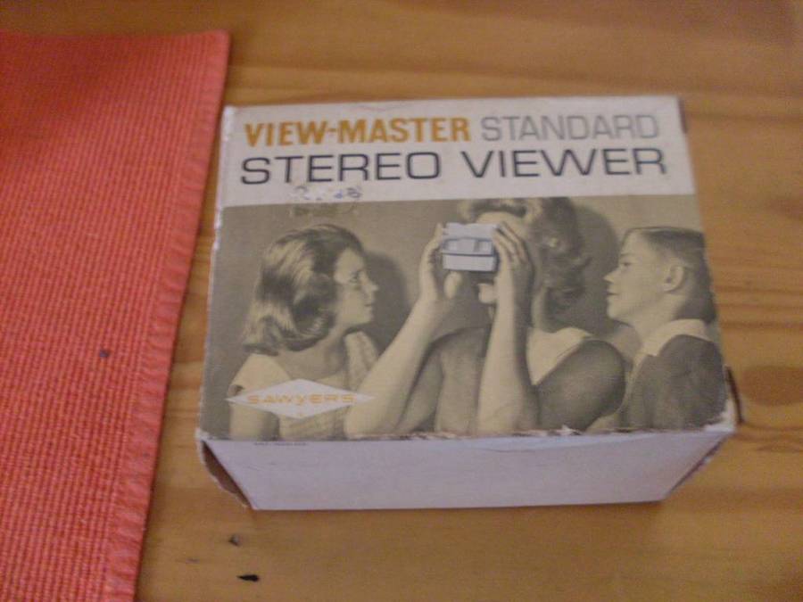 VINTAGE SAWYERS  STEREO VIEWMASTER IN ORIGINAL BOX AND VARIOUS REELS