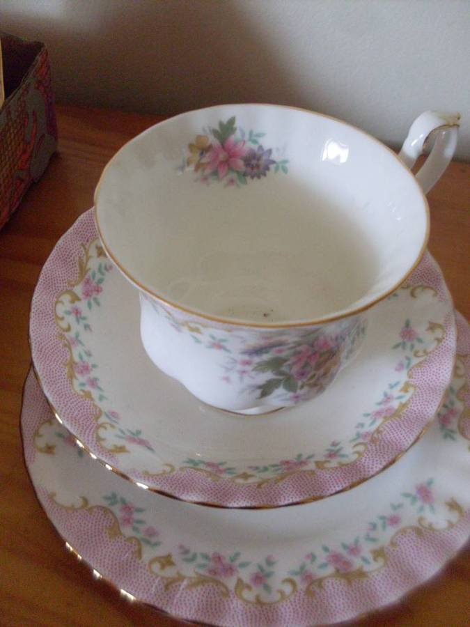 2 X ROYAL ALBERT TRIOS SERENITY PATTERN