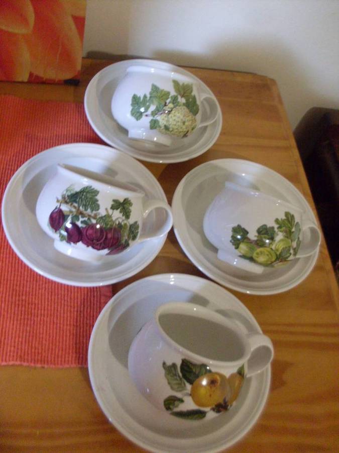 4 PORTMEIRION BUBBLE SHAPED POMONA PATTERN SMALL CUPS + SAUCERS