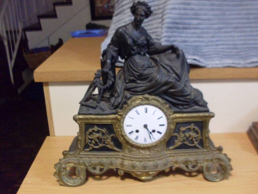 VINTAGE CAST IRON MANTLE CLOCK (FRENCH ?????) WITH SEATED LADY...SEE DESCRIPTION