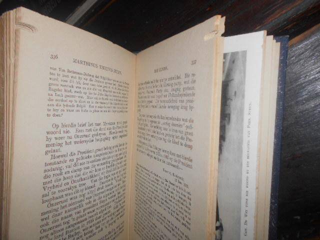 MARTHINUS THEUNIS STEYN N` LEWENSBESKYWING DEUR N.J. VAN DER MERWE  DEEL 2 1921