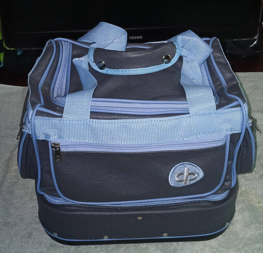 Drakes Pride Lawn Bowls & Brand New Drakes Pride Bag