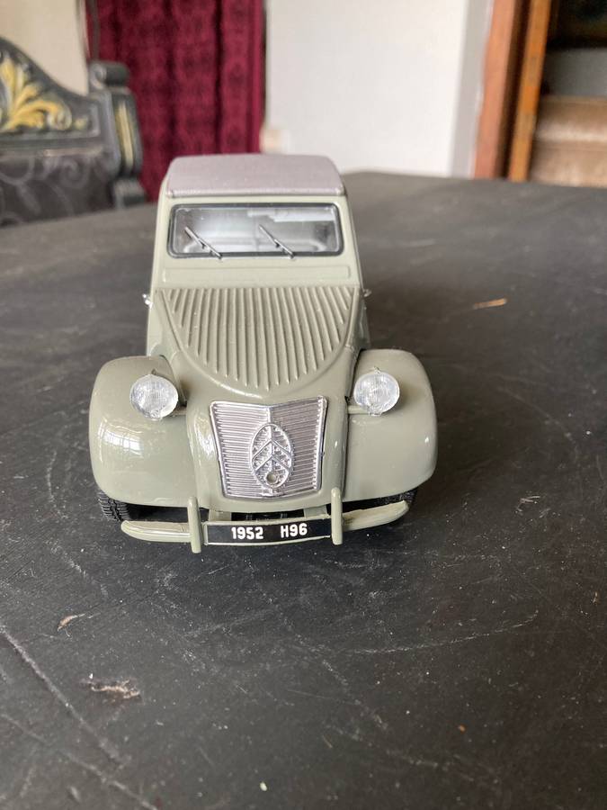 CITROEN BY MAISTO 1: 18 SCALE