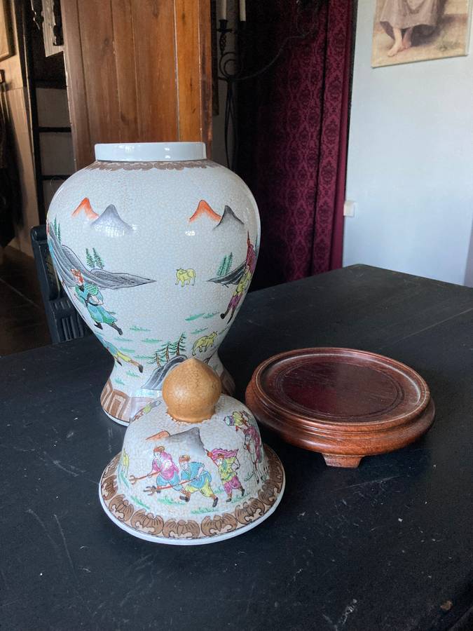 VERY LARGE ORIENTAL  CRACKLE GLAZE GINGER JAR WITH STAND
