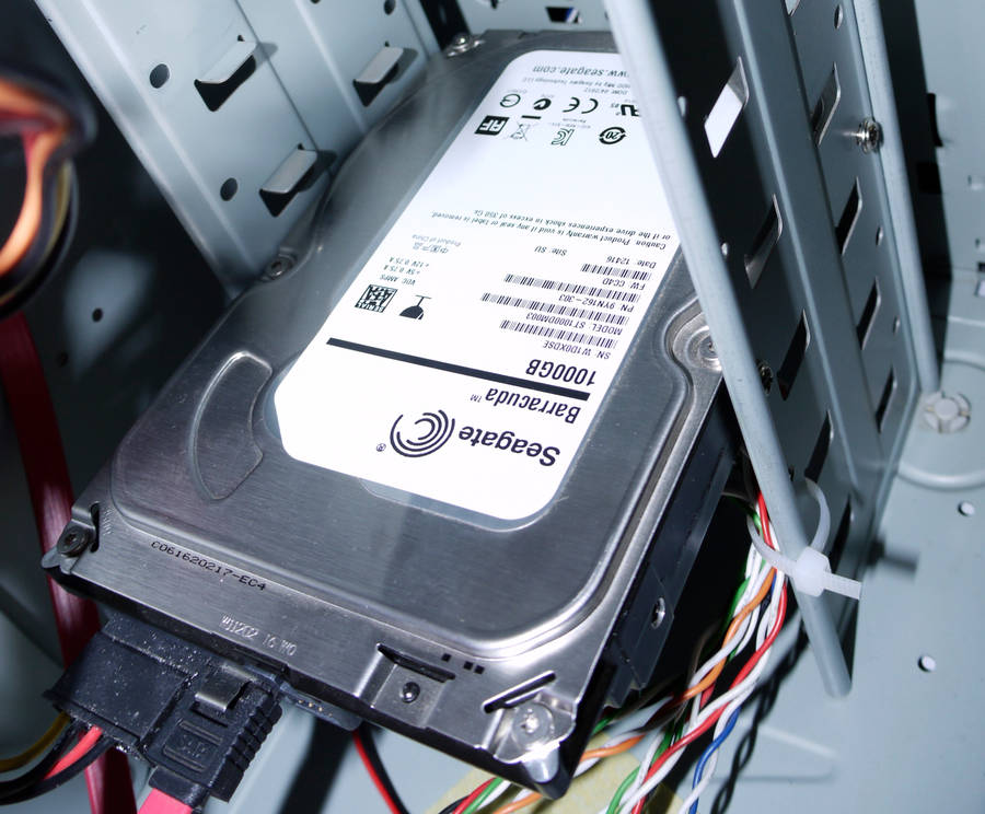 Desktop PC I3 2nd Gen, 4GB RAM, 1 Terabyte HDD, 21.5 inches Monitor, Keyboard, Mouse, and WIFI