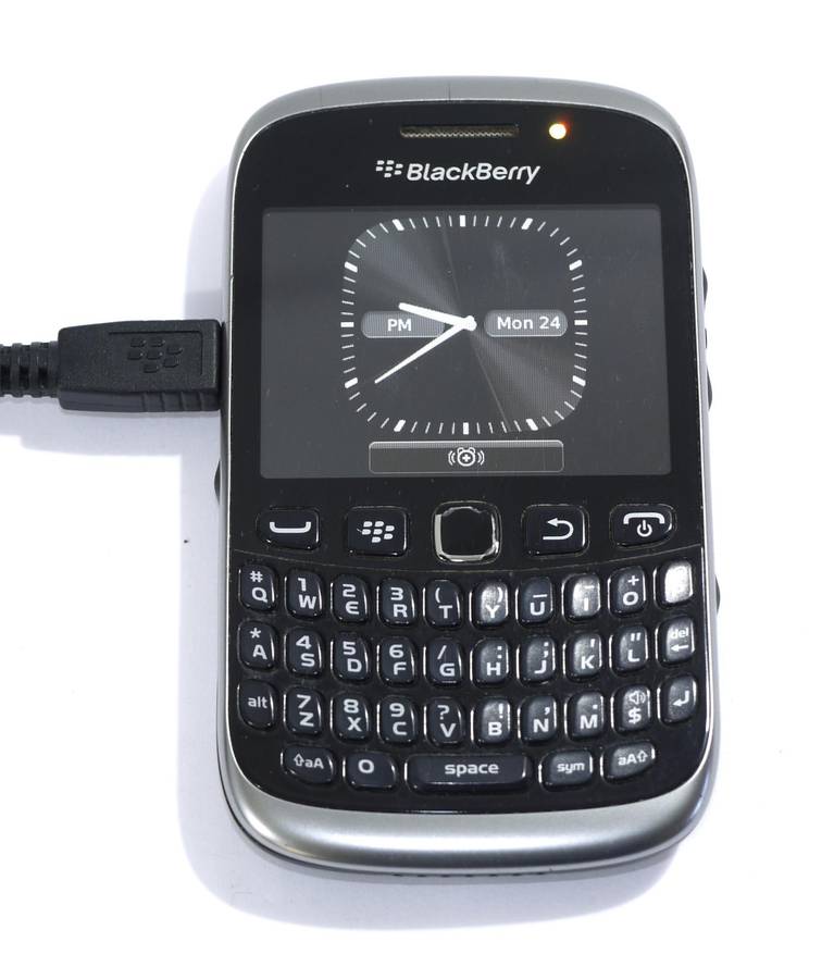 BlackBerry Curve 9320