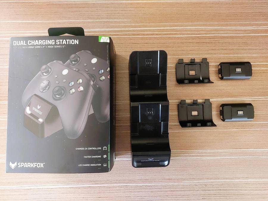 Sparkfox Xbox Series X Dual Controller Charging Dock with 2 x Rechargable Batteries