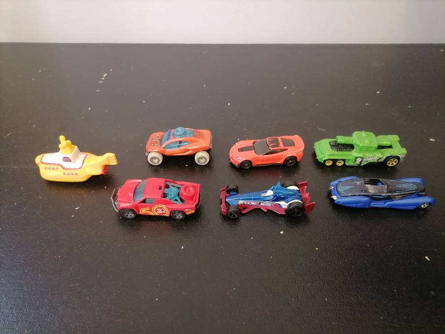 7 X VINTAGE DIE CAST HOT WHEELS CARS - BUNDLE