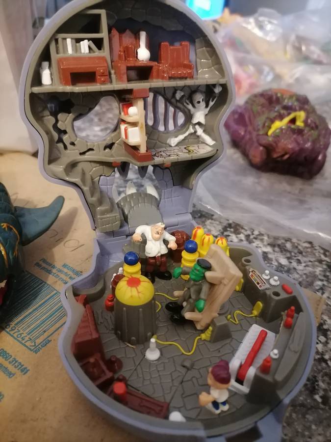 3 X MIGHTY MAX PLAYSETS