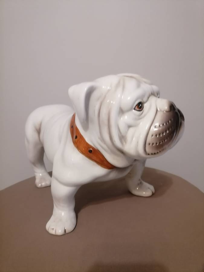 Porcelain English Bull Dogs - Large 23 CM H - 39 CM L ( NEAR MINT) - Small 18 CM H - 18 CM L (VG+)