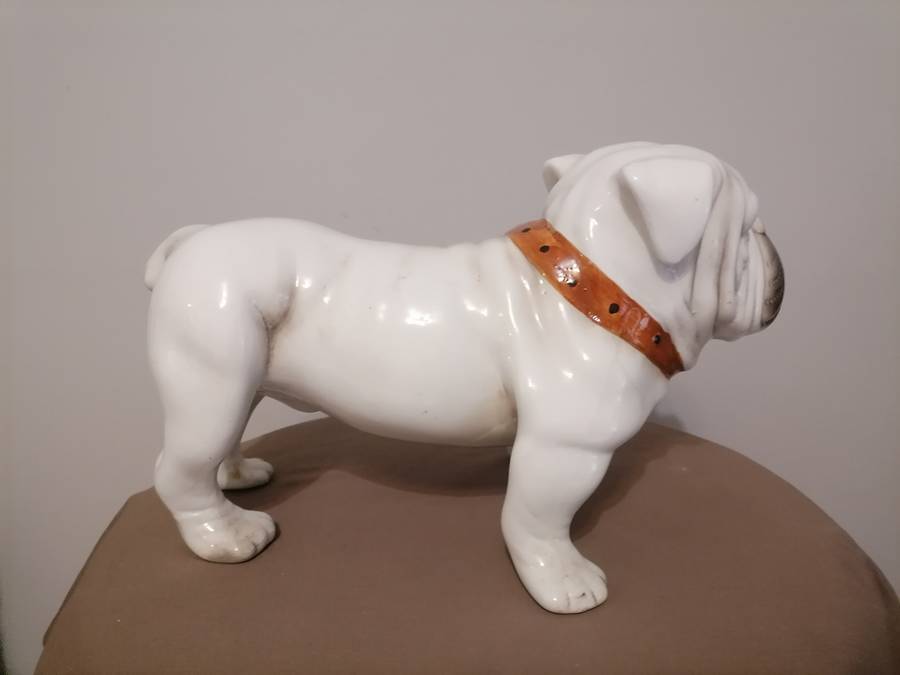 Porcelain English Bull Dogs - Large 23 CM H - 39 CM L ( NEAR MINT) - Small 18 CM H - 18 CM L (VG+)