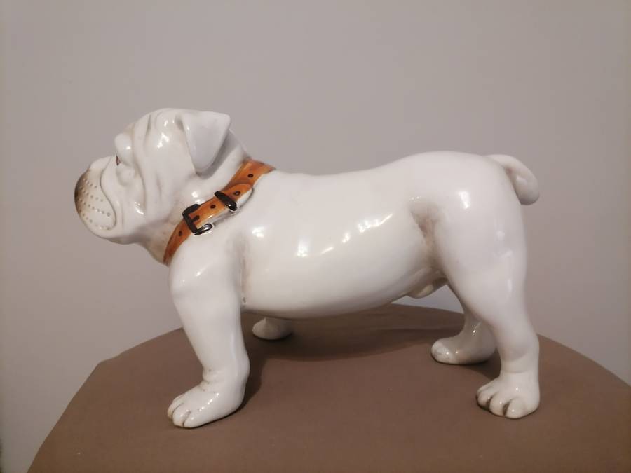 Porcelain English Bull Dogs - Large 23 CM H - 39 CM L ( NEAR MINT) - Small 18 CM H - 18 CM L (VG+)