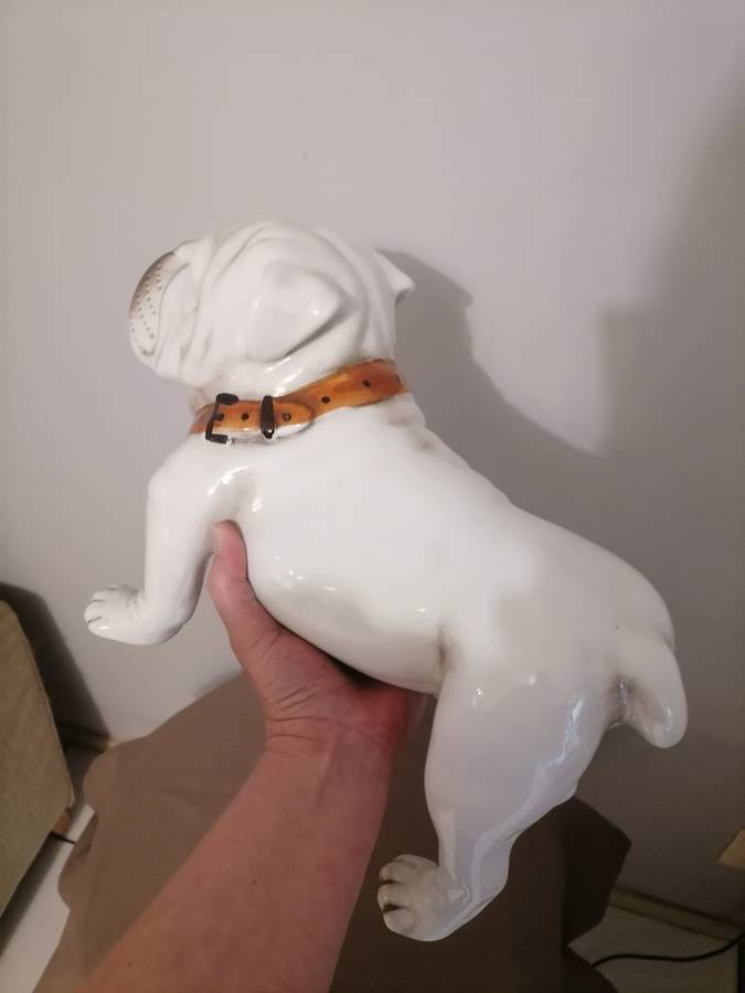 Porcelain English Bull Dogs - Large 23 CM H - 39 CM L ( NEAR MINT) - Small 18 CM H - 18 CM L (VG+)