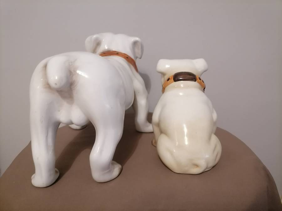 Porcelain English Bull Dogs - Large 23 CM H - 39 CM L ( NEAR MINT) - Small 18 CM H - 18 CM L (VG+)