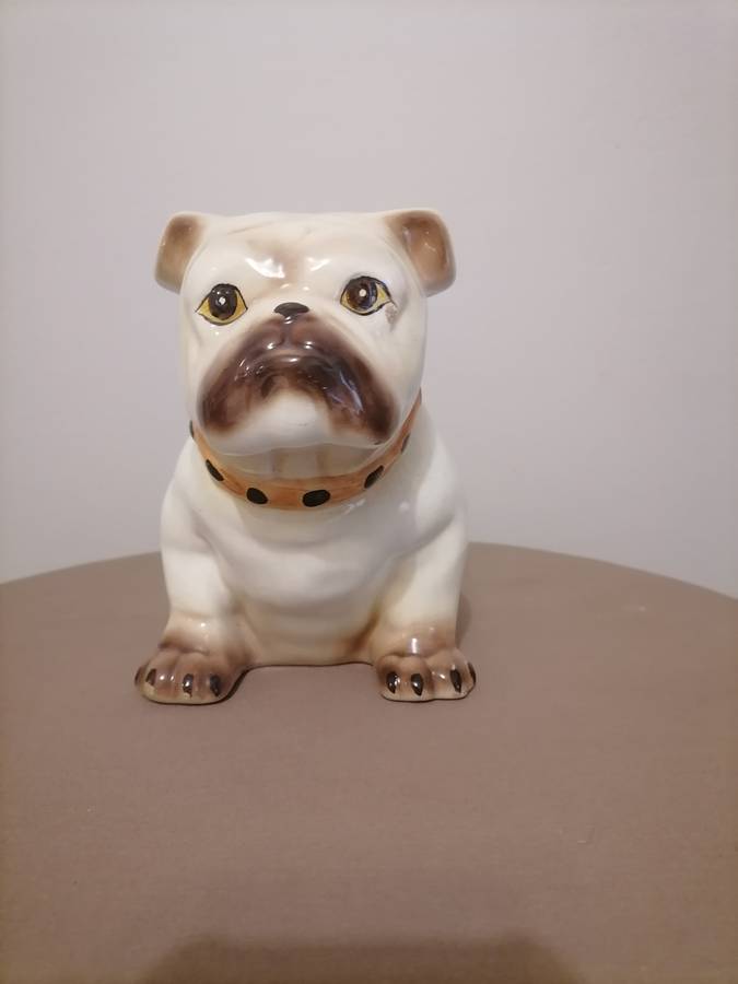Porcelain English Bull Dogs - Large 23 CM H - 39 CM L ( NEAR MINT) - Small 18 CM H - 18 CM L (VG+)