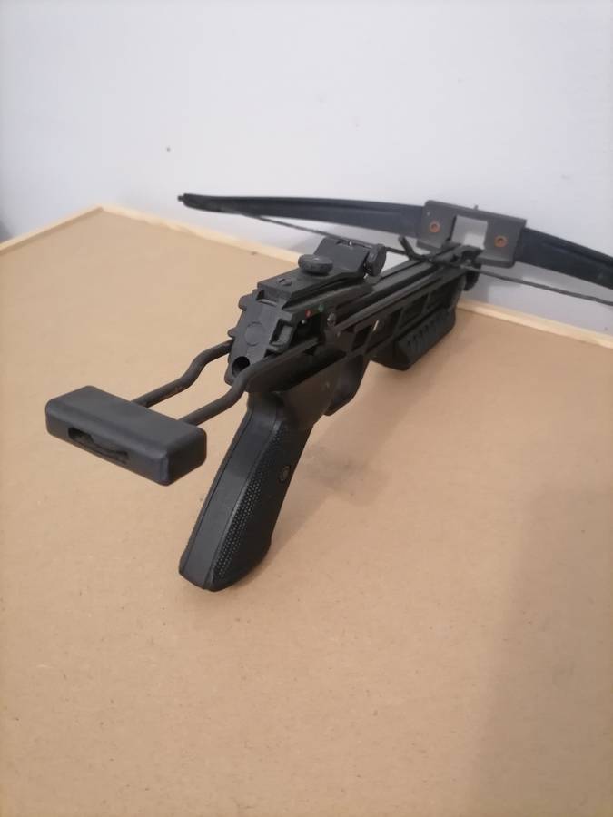 Crisbow Defender - EXCELLENT CONDITION