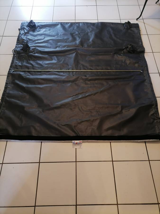 Toyota Clubcab / Cab and a half Cover with Stabilizer Bar Brand New Never Been Used - 1,75m x 1,61m