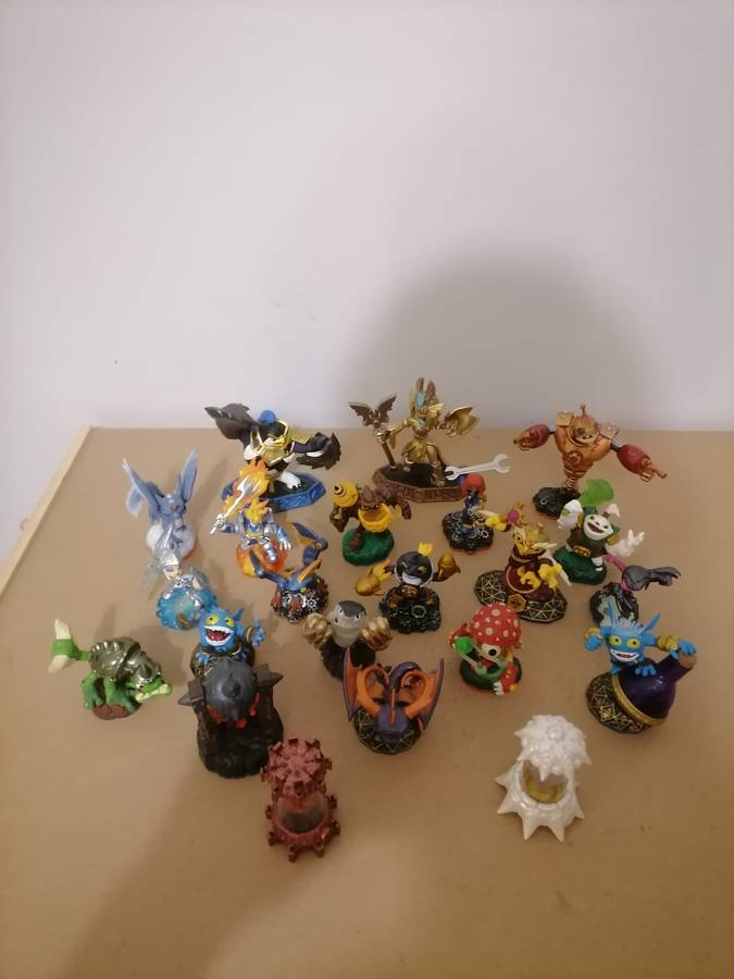 Skylanders 22 Figures - Don't Miss Out