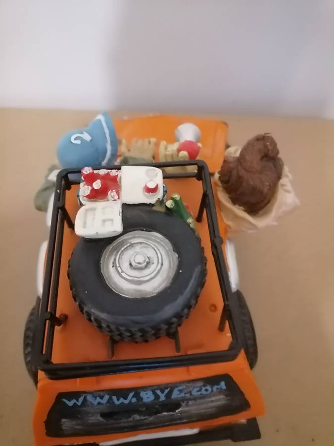 Jeep unique resin coin bank - 22 CM - VERY RARE - AMAZING CONDITION
