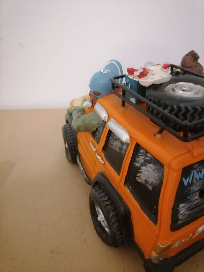 Jeep unique resin coin bank - 22 CM - VERY RARE - AMAZING CONDITION