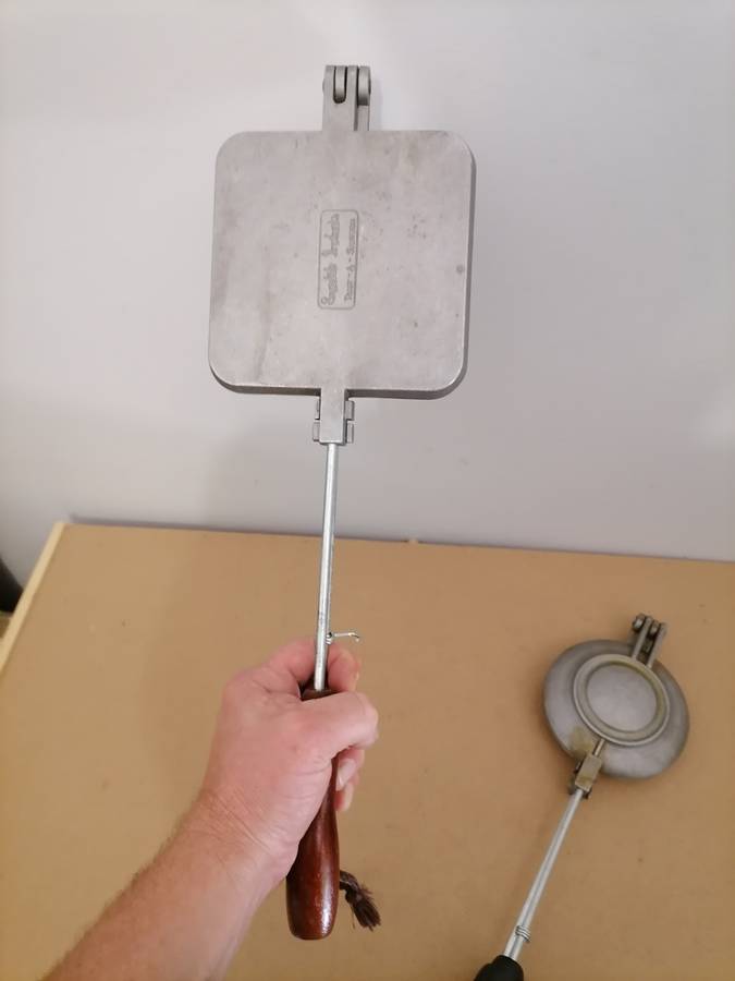 Nice Vintage Toast-A-Bun Jaffle Toaster By Snackle Products & Toast - A - Sandwich