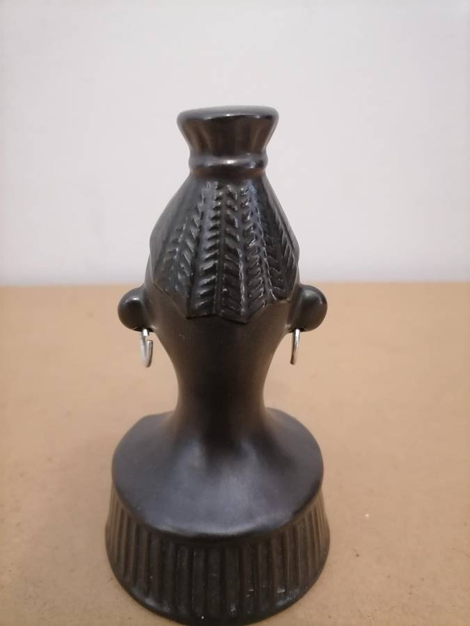 BLACK AMERICANA CERAMIC FIGURINE ASHTRAY VINTAGE AFRICAN WOMAN BLOWS SMOKE!! - AMAZING CONDITION