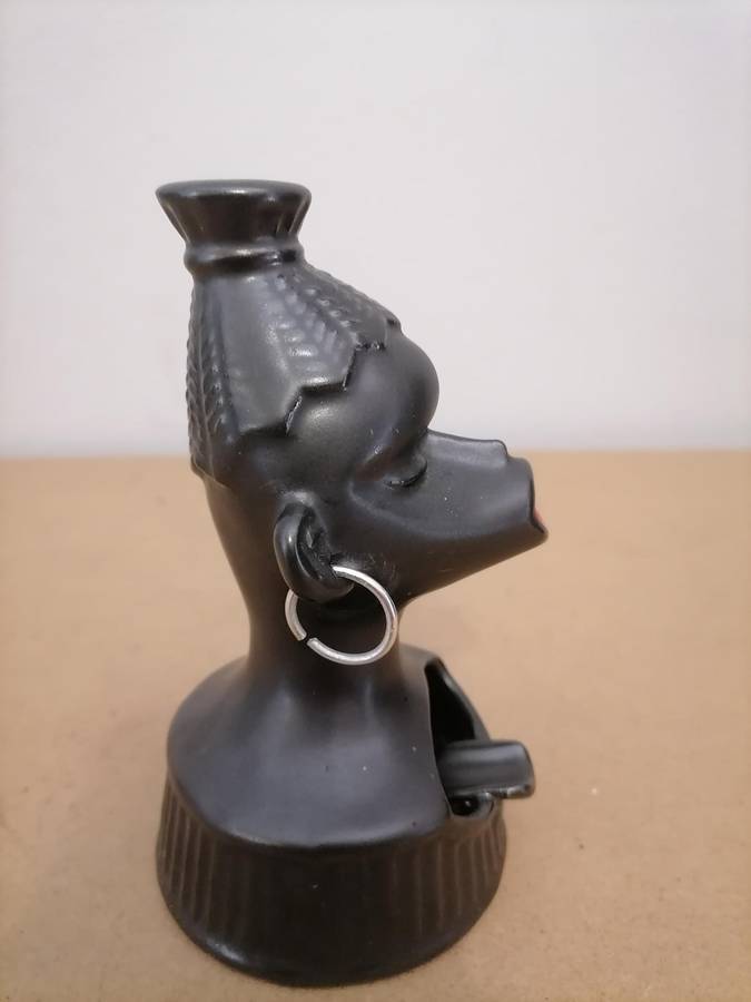 BLACK AMERICANA CERAMIC FIGURINE ASHTRAY VINTAGE AFRICAN WOMAN BLOWS SMOKE!! - AMAZING CONDITION
