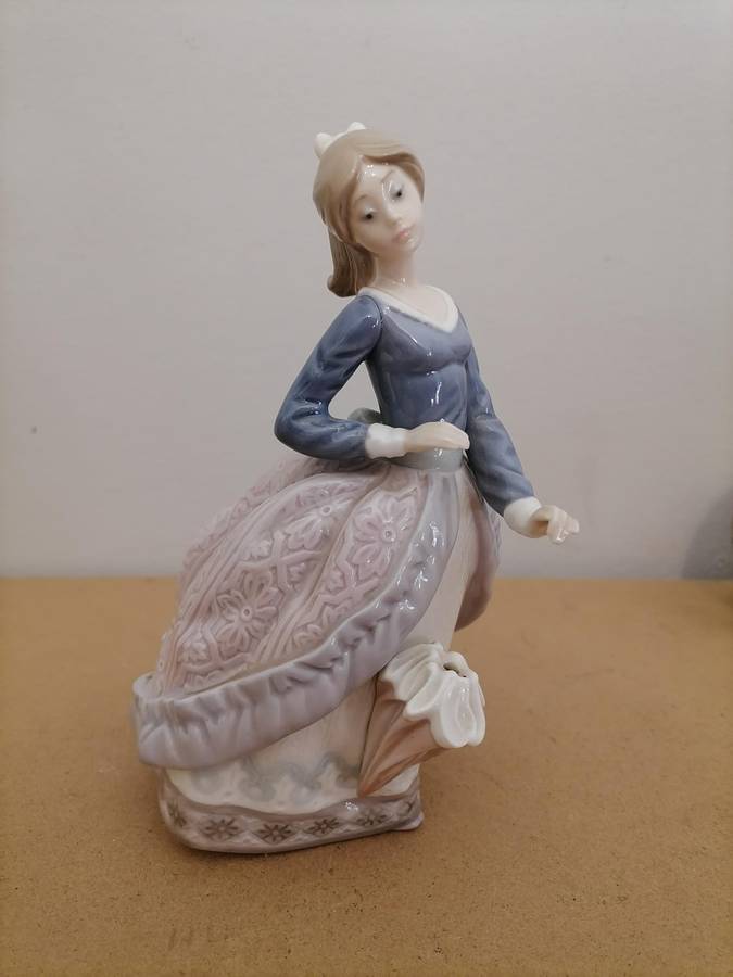 Lladro Figurine - 18 CM "Evita" - 1984-98 - Jose Puche G-2 M