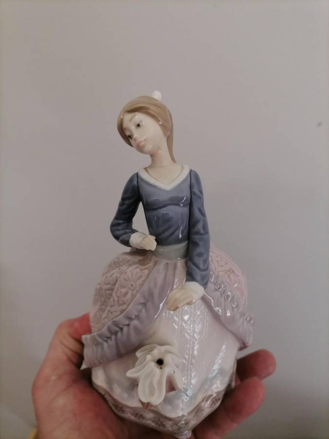 Lladro Figurine - 18 CM "Evita" - 1984-98 - Jose Puche G-2 M