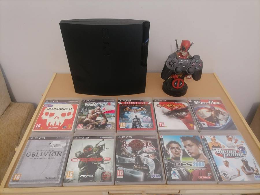 PS3 Bundle - Console 320 GB with Remote & Marvel Cable Guy: Deadpool Zombie Stand & 10 Games