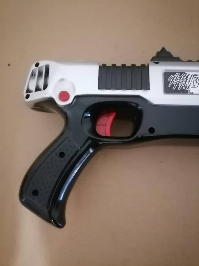 SALT WAR Salt Fly Killer Gun - Eliminates Insects in a Fun Way - Outdoor and Indoor Fly Swatter