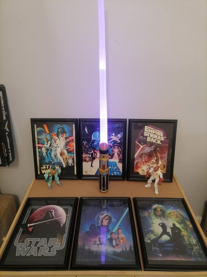 MASSIVE ORIGINAL STAR WARS BUNDEL - 1 Bladebuilders Force Master Lightsaber MULTI-COLORED - 6 FRAMED