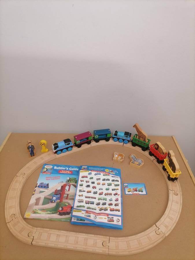 VINTAGE 2002 THOMAS & FRIENDS WOODEN RAILWAY - LOCAMOTIVE FULL ON METAL DIE CAST WORKS WITH BATTERIE