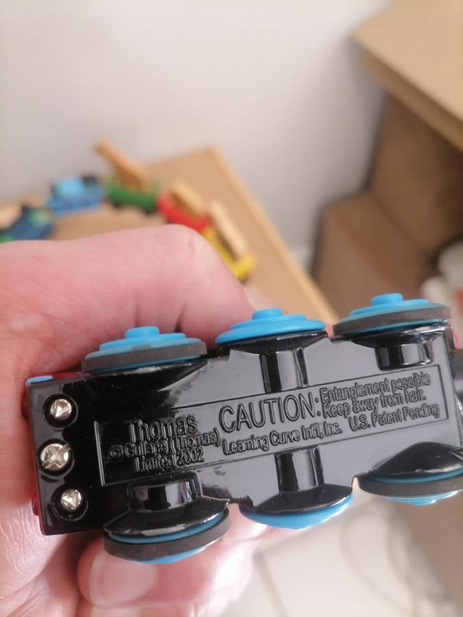 VINTAGE 2002 THOMAS & FRIENDS WOODEN RAILWAY - LOCAMOTIVE FULL ON METAL DIE CAST WORKS WITH BATTERIE