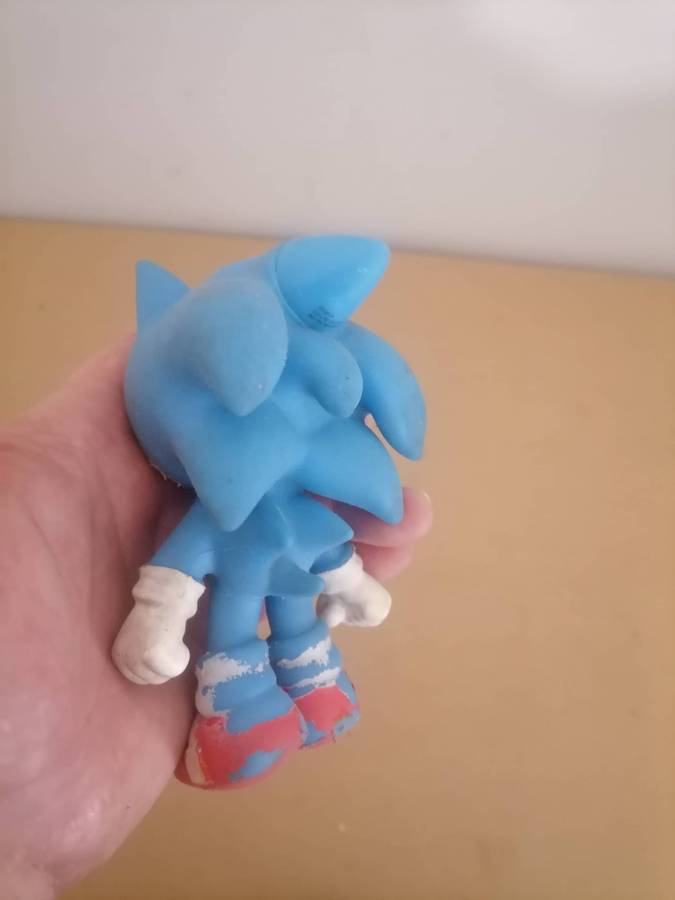 Sonic the Hedgehog Stretch Squishy Mini Toy plus Doctor Don't Sonic Figure - Silicone rubber