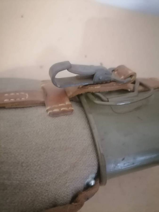 1944 - WW2 *AEMAX* GERMAN LATE-WAR CANTEEN SET WITH BROWN ENAMEL CUP + M1 LEATHER BAYONET FOG 1950'S