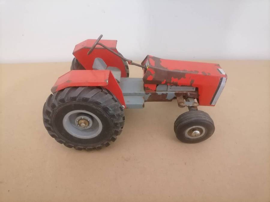 Massey Ferguson 290 Tractor 1/16 (Red)  Tough Metal Toys - 25 CM X 11 CM - PLEASE VIEW ALL PICTURES