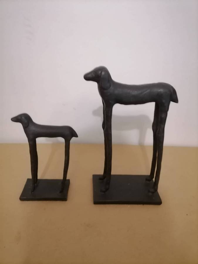 Hound Sculptures - Bronze-finish aluminum - Small: 13 L x 20 H - Large: 18,5 L x 29,5 H