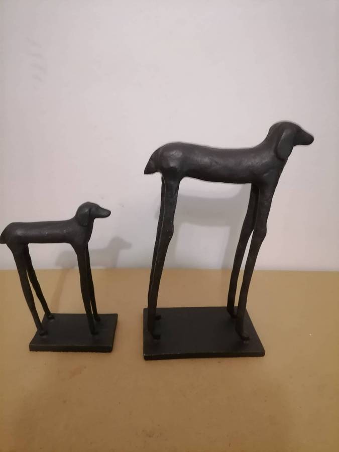 Hound Sculptures - Bronze-finish aluminum - Small: 13 L x 20 H - Large: 18,5 L x 29,5 H
