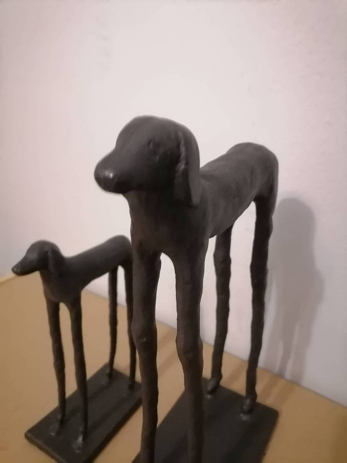 Hound Sculptures - Bronze-finish aluminum - Small: 13 L x 20 H - Large: 18,5 L x 29,5 H