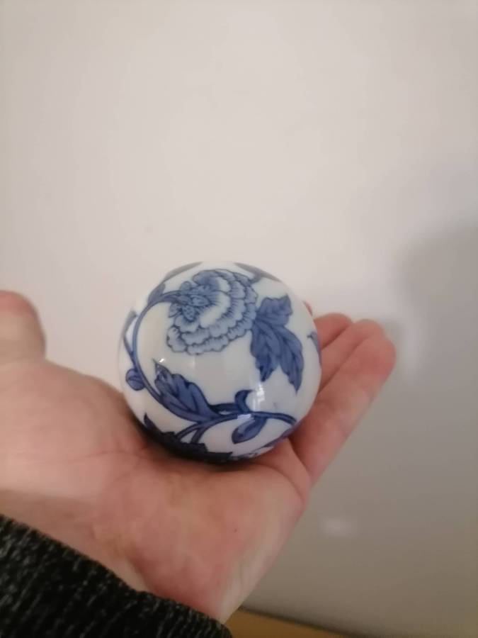 11 X Vintage Ceramic Carpet Ball, Dark Blue Floral and White