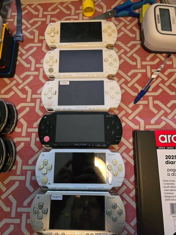 JOBLOT - 6 x PSP1000 consoles - untested
