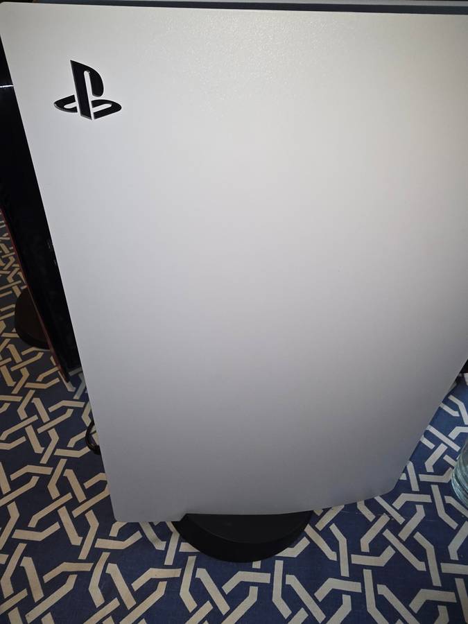 Playstation 5 Console with Disc Edition with one controller