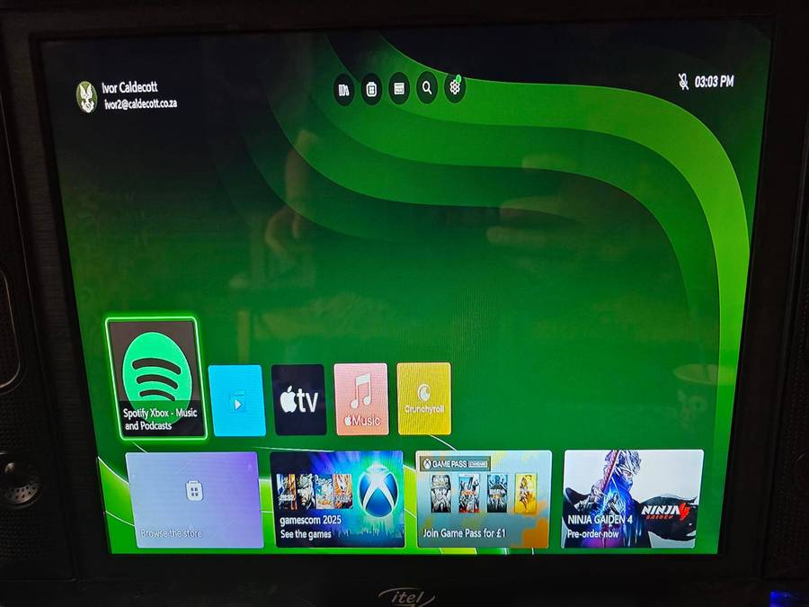 Xbox Series X - 1tb - excellent condition