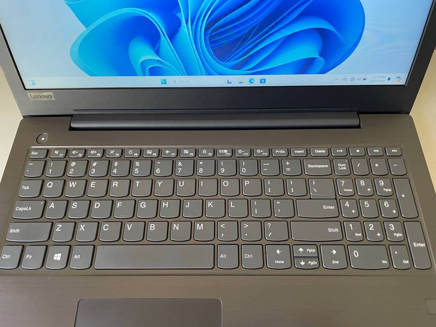 Lenovo V330 Intel i5 8th Gen 500GB SSD 8GB