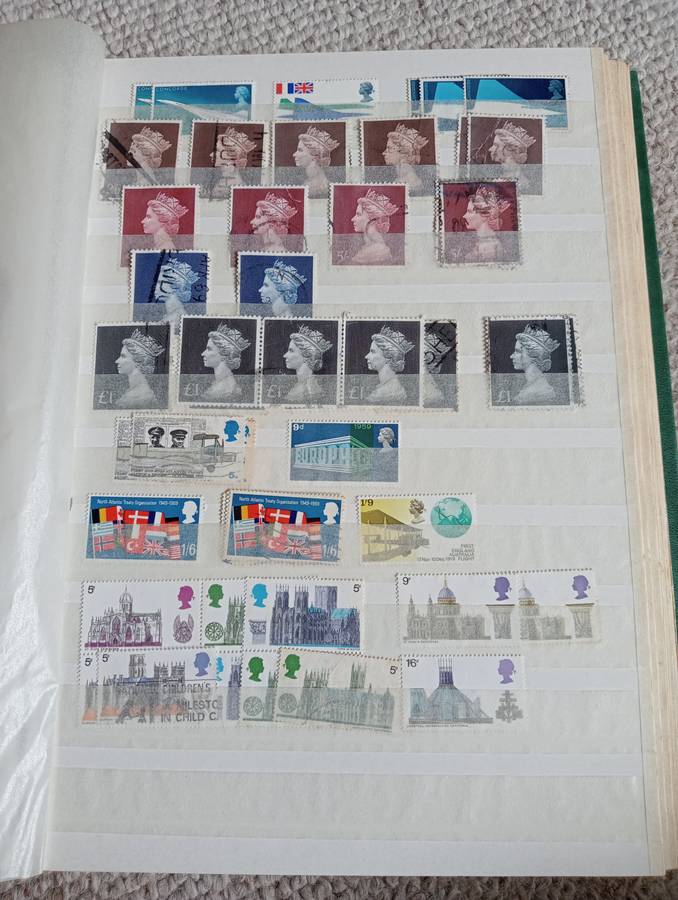GB-A STONG QEII COLLECTION ON 10 PAGES-GREAT STUDY LOT !!! MANY HIGH VALUE PILED ON EACH OTHER