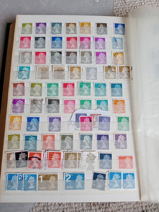 GB-A STONG QEII COLLECTION ON 10 PAGES-GREAT STUDY LOT !!! MANY HIGH VALUE PILED ON EACH OTHER
