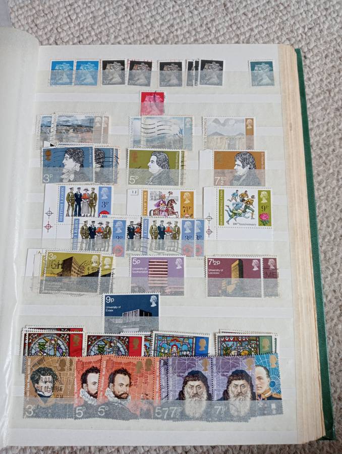 GB-A STONG QEII COLLECTION ON 10 PAGES-GREAT STUDY LOT !!! MANY HIGH VALUE PILED ON EACH OTHER