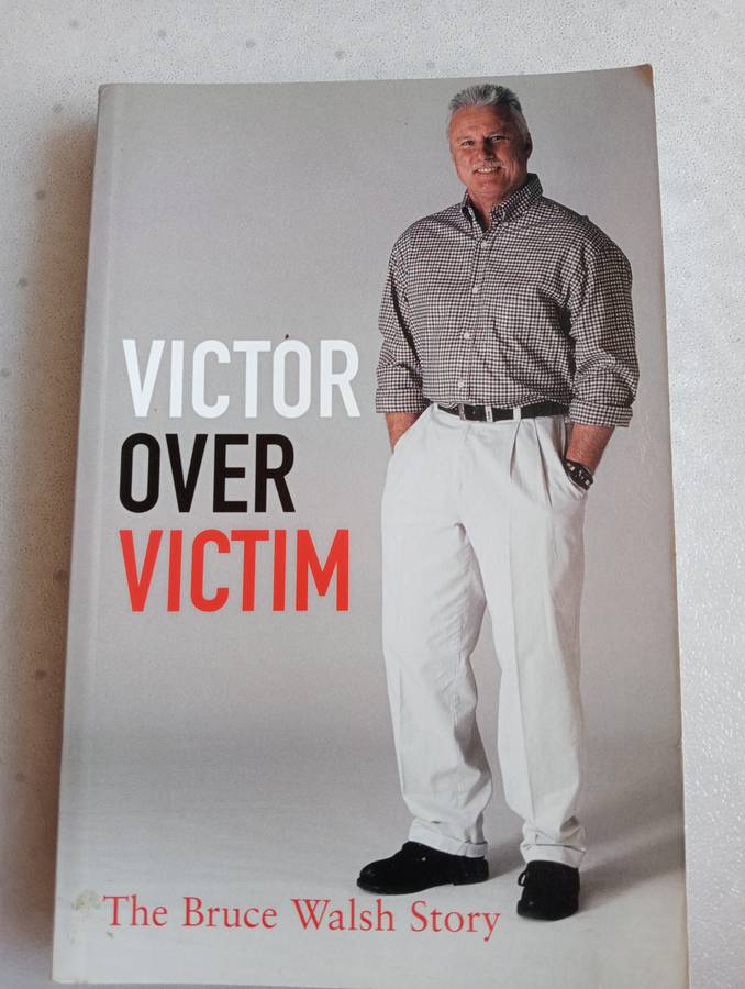 SIGNED BOOKS ON AUCTION TODAY-SOME VERY SCARCE " THE MAN WHO SURVIVED THE PLANET HOLLYWOOD BOMB   "